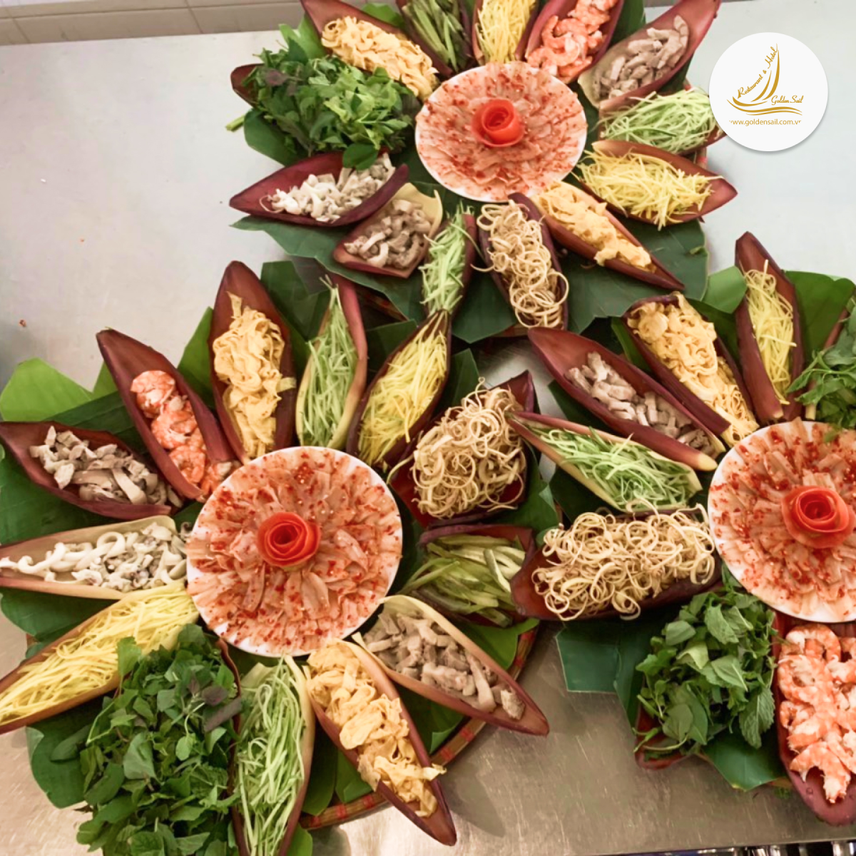 Lẩu thả Mũi Né đặc sản biển cả tại nhà hàng hải sản Cánh Buồm Vàng, Phan Thiết