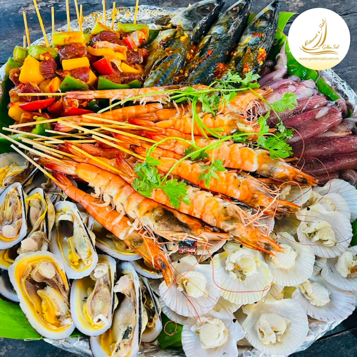 Thưởng thức ẩm thực hải sản tươi ngon trọn vị tại nhà hàng hải sản Cánh Buồm Vàng